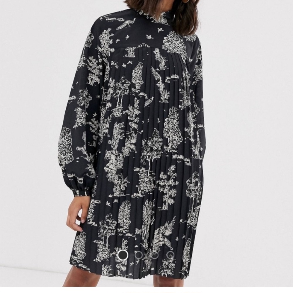NWT & Other Stories Woodland Print pleated dress with blouson sleeves. Size 4